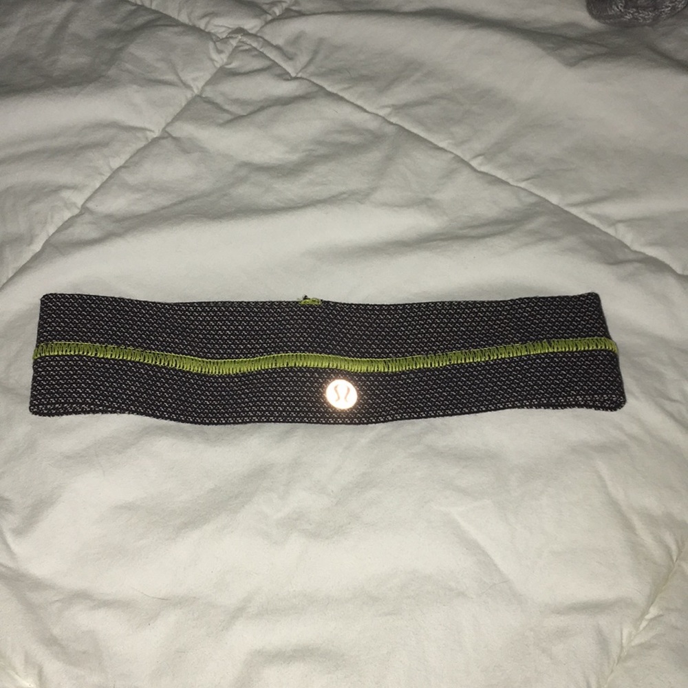 Gently used Lulu Lemon headband!!!